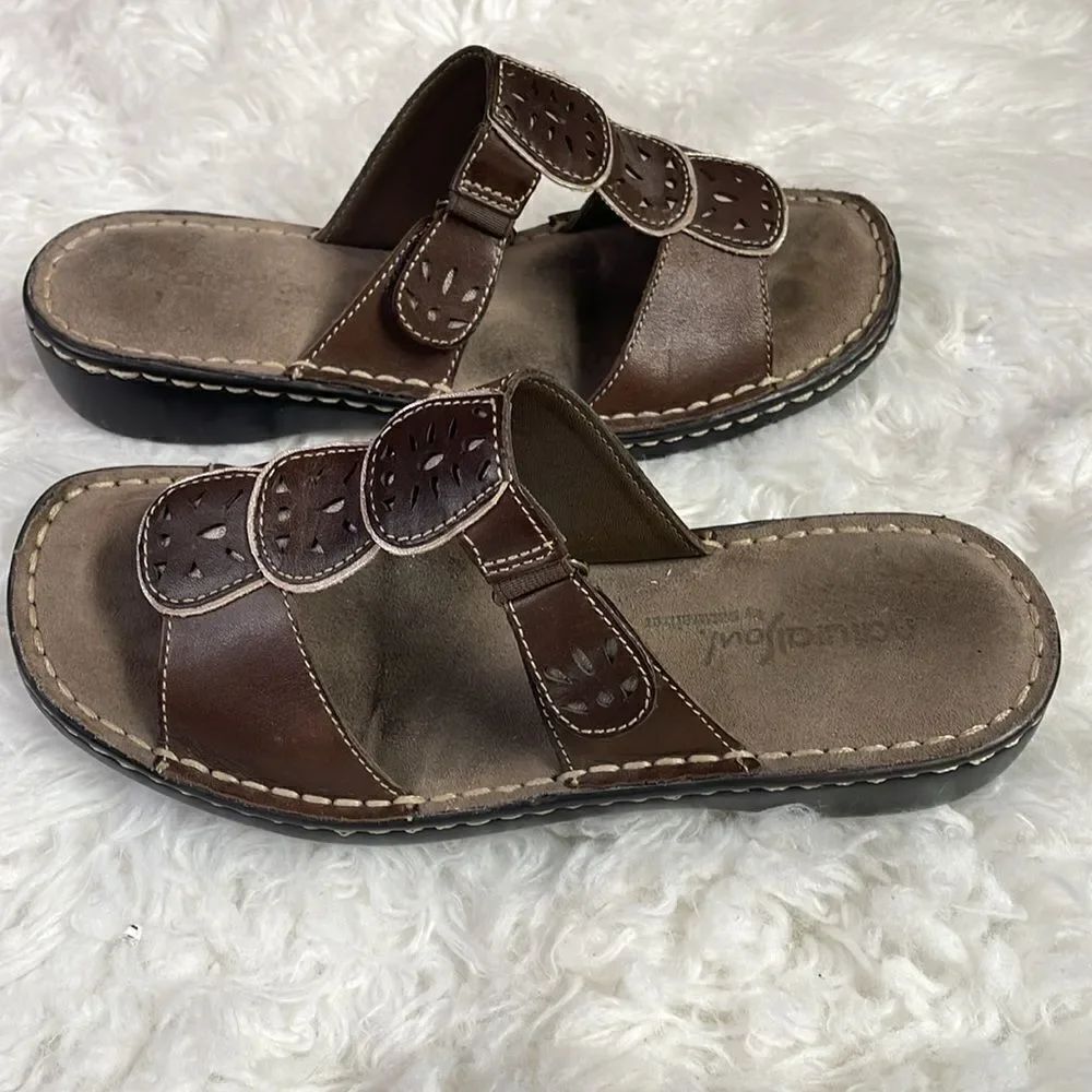 NATURAL SOUL by NATURALIZER Cornel Leather Upper Slides Sandals Size 6M Brown - Picture 9 of 12